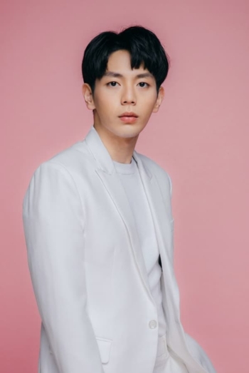 Actor Poompat Iam-samang