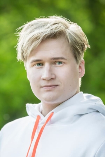 Actor Charlie Challis