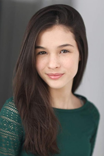 Actor Eliza Faria