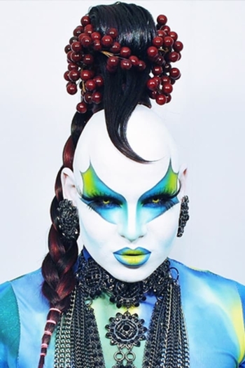 Actor Nina Flowers