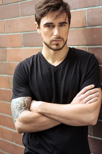 Actor Kyle Glenn Thomas