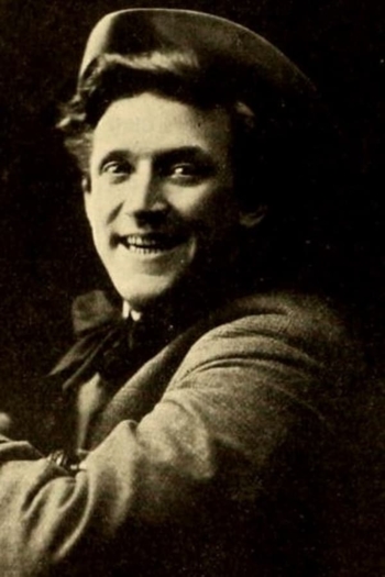 Actor Darwin Karr