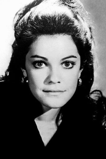 Actor Julie Cobb
