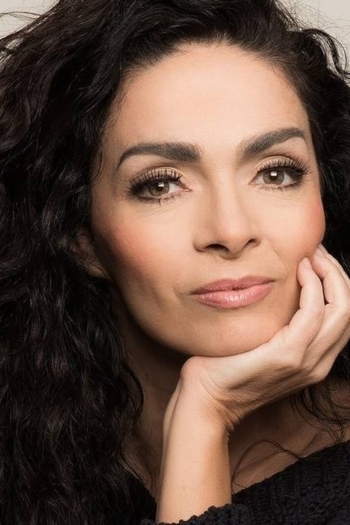 Actor Claudia Ohana