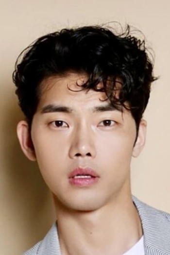 Actor Park Hyun-Woo