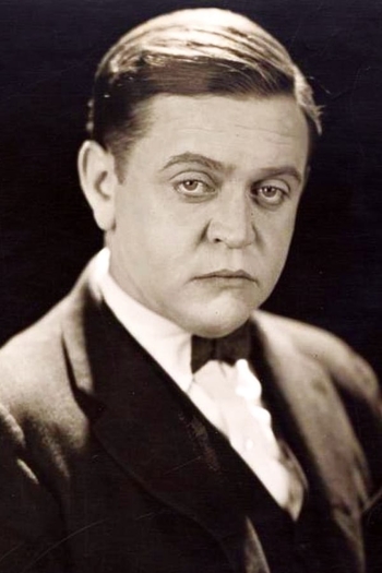 Actor Lloyd Hamilton