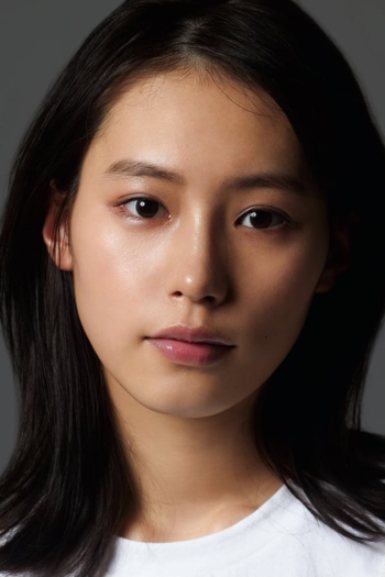 Actor Sara Minami