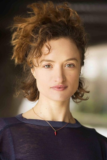 Actor Jessica Barker-Wren