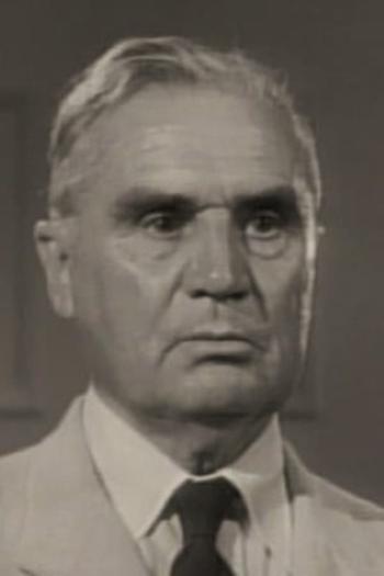 Actor Leonard Willey