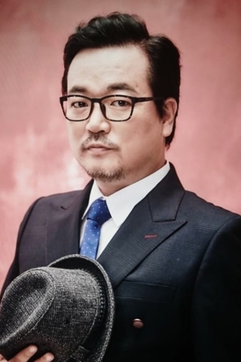 Actor Lee Seo-hwan