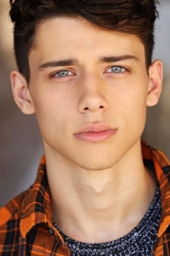 Actor Uriah Shelton