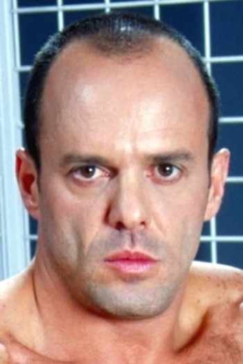 Actor Carlo Cox