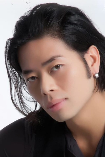 Actor Julian Phetnouvong