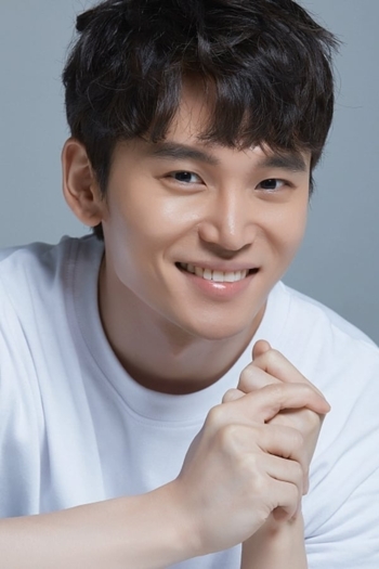 Actor Han Joon-woo