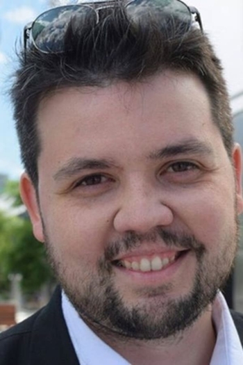 Actor Carlos Pedevilla