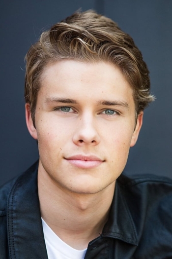 Actor Logan Shroyer