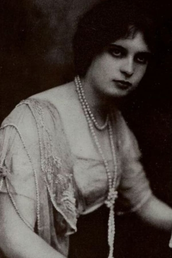 Actor Mildred Gregory