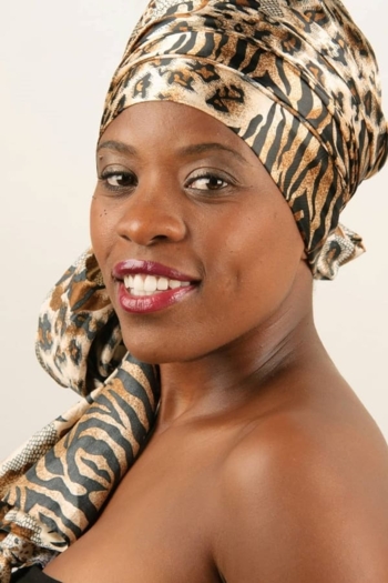 Actor Angela Valentin